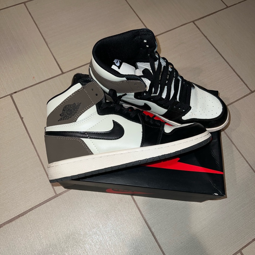Jordan one mocha size 12